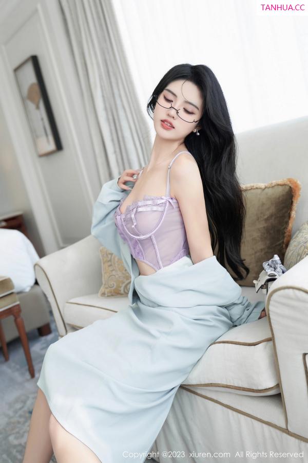 李浅浅  [XiuRen]高清写真图 2023.11.23 No.7708 浅浅Danny 长裙美腿第27张图片